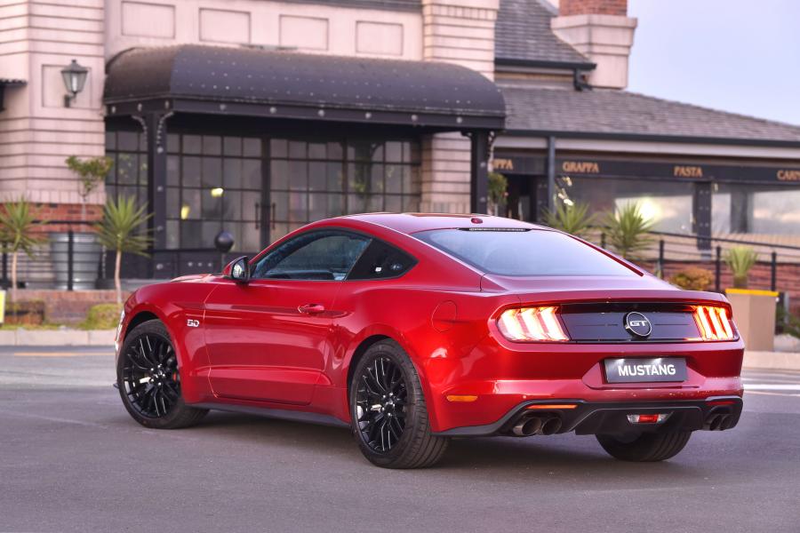  Ford Mustang GT Fastback 2019 года  (ZA) (фото 31 из 44)